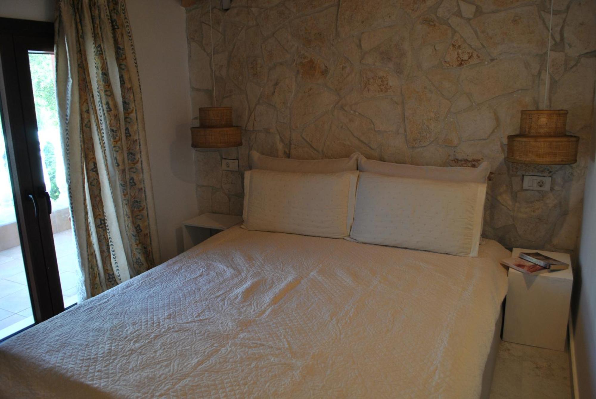 Amaryllis Luxury Parga