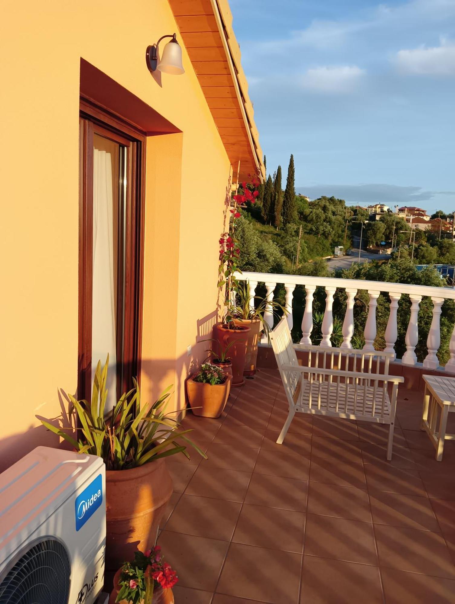 Amaryllis Luxury Parga